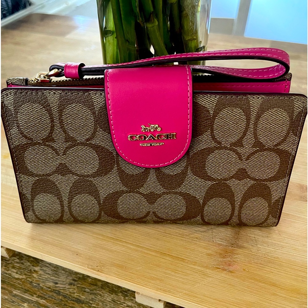 COACH Tech Phone Wallet Pink & Khaki